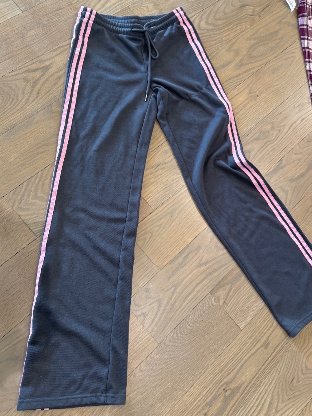 Edikted - Gray and pink joggers Size XS